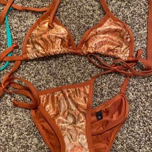 Snake skin scrunch butt bikini